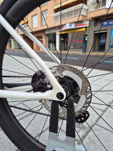 Cannondale Súper X2 2025 2025 Road & Gravel usato, Bianco — immagine 2 di 4