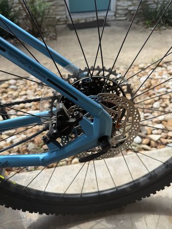 Used Mongoose Tyax Expert 29 2024 2024 Mountainbike, Blue, 29 — image 4 of 9