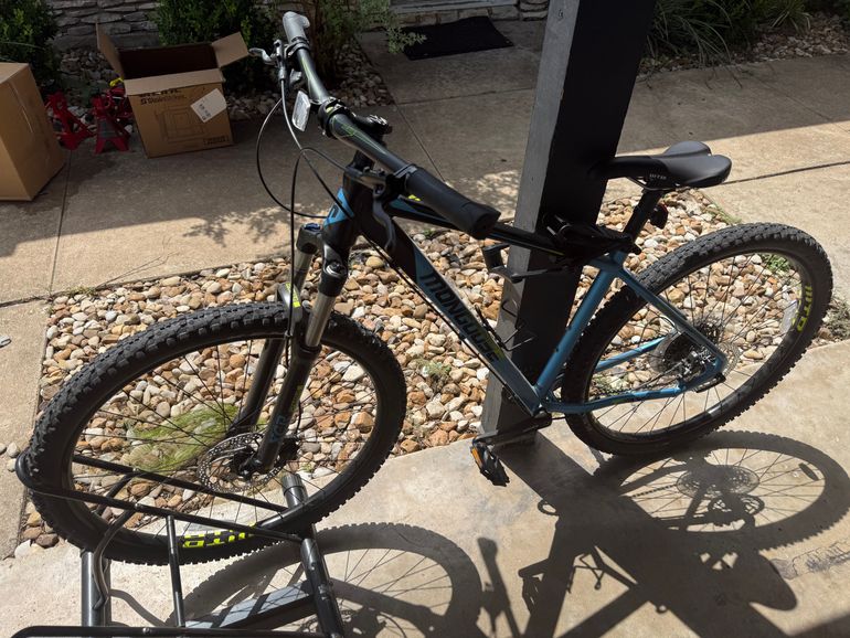 Used Mongoose Tyax Expert 29 2024 2024 Mountainbike, Blue, 29 — image 2 of 9