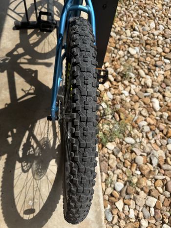 Used Mongoose Tyax Expert 29 2024 2024 Mountainbike, Blue, 29 — image 6 of 9