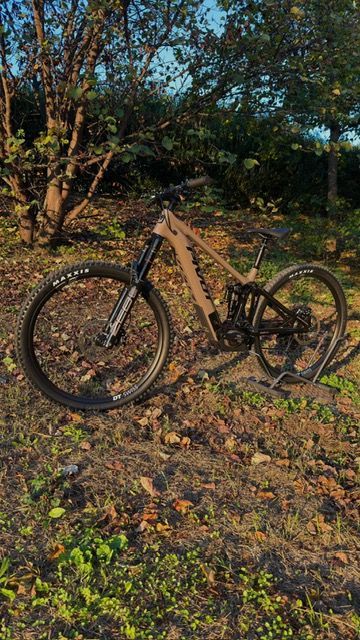 Tweedehands PIVOT SHUTTLE AM PRO 2026 Tg M 800wh 2026 MTB