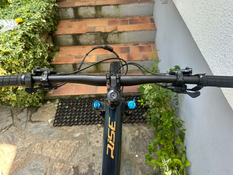 Used Orbea RISE M20 2022 2022 Mountainbike, Azul — image 9 of 13