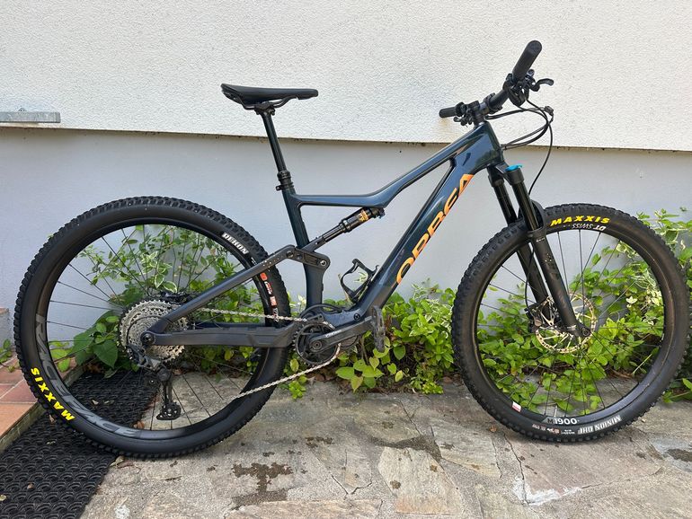 Used Orbea RISE M20 2022 2022 Mountainbike, Azul — image 1 of 13