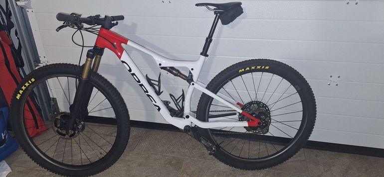 Used Orbea OIZ M-PRO 2023 2023 Mountainbike, White, 29 — image 2 of 6
