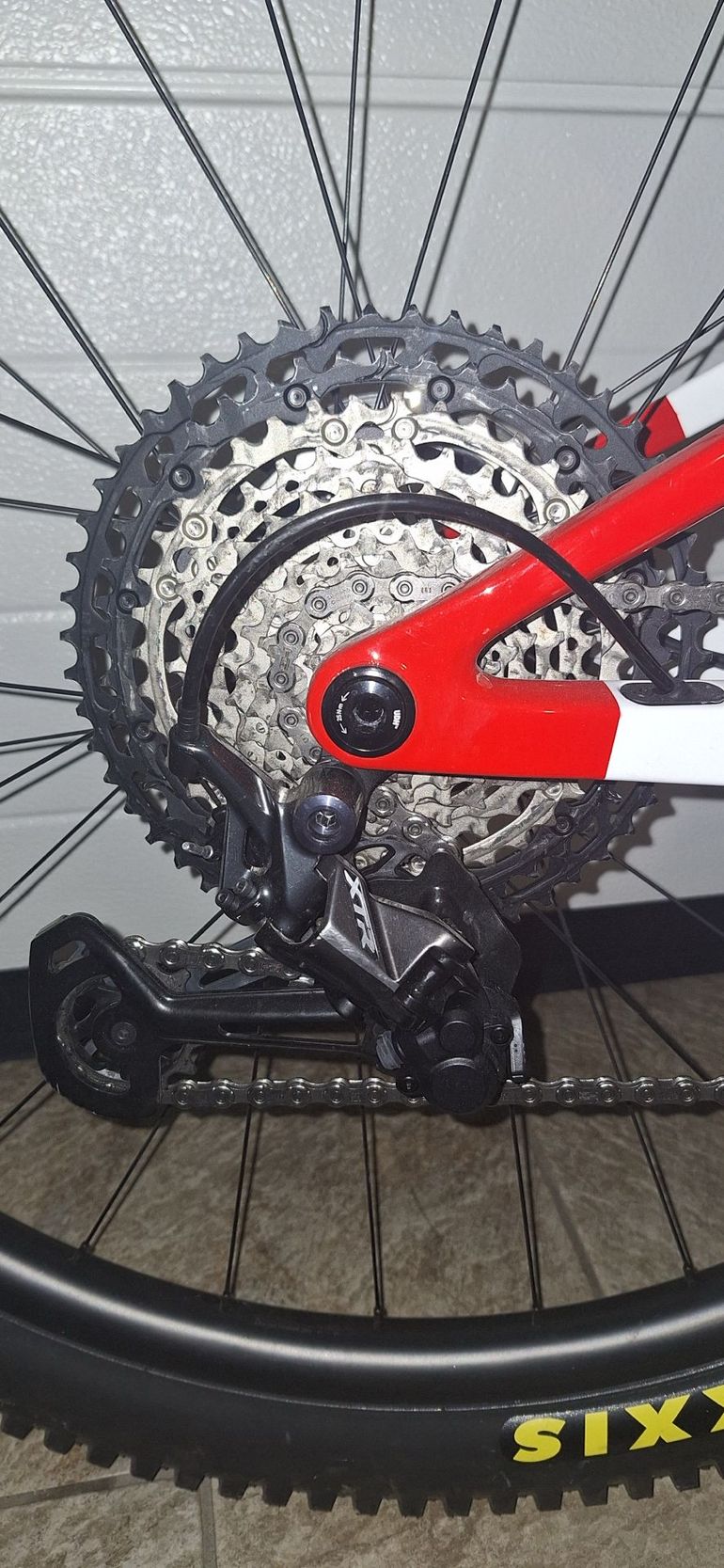 Used Orbea OIZ M-PRO 2023 2023 Mountainbike, White, 29 — image 3 of 6