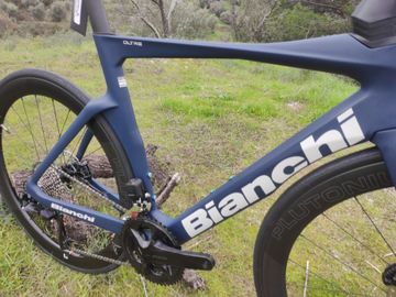 Bianchi Oltre Comp 2025 2025 Road & Gravel d'occasion — image 3 sur 8