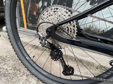 Used Olympia F1X 2023 Mountainbike, Light Gray — image 2 of 5
