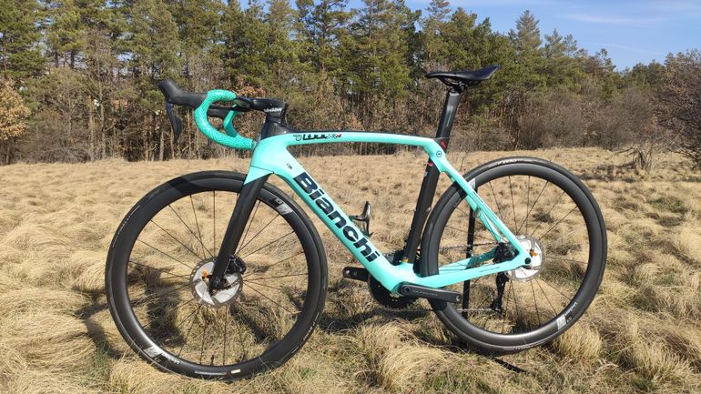 BIANCHI ビアンキ OLTRE XR4 ULTEGRA Di2 44 2022 Bianchi Oltre XR4 - Ultegra Di2 – Specs, Comparisons, Reviews