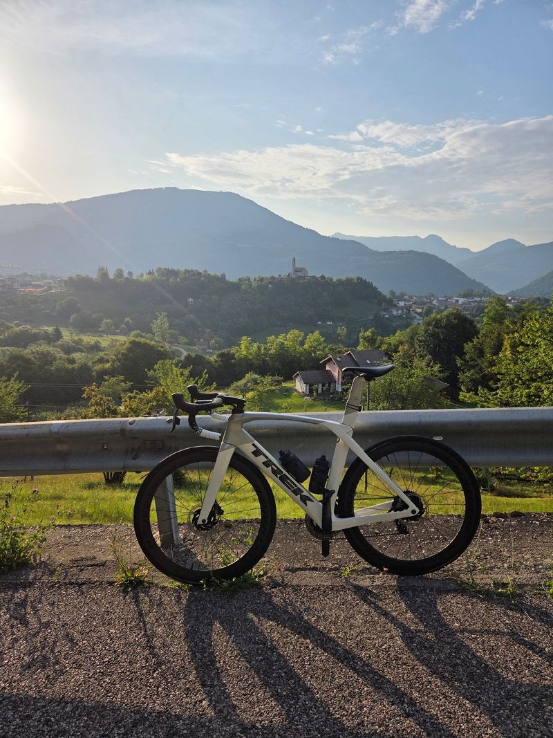 Brugt Trek Madone SL 7 AXS Gen 6 2023 2023 Road & Gravel