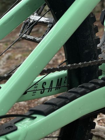 Used Focus Sam 2 6.8 2025 Mountainbike, Light Gray — image 2 of 12