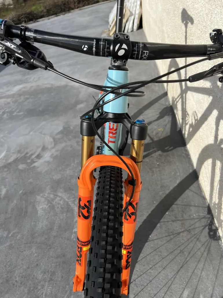 Used Trek Procaliber 9.8 SL 2016 Mountainbike, Blu — image 6 of 9