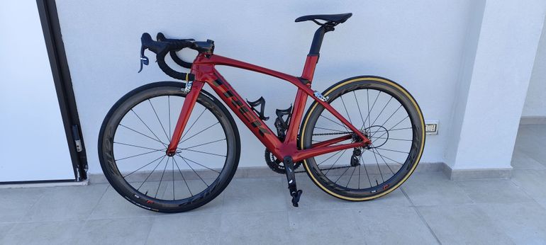 Used Trek Madone 9.5 2017 2017 Road & Gravel, Red — image 9 of 10