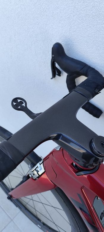Used Trek Madone 9.5 2017 2017 Road & Gravel, Red — image 2 of 10