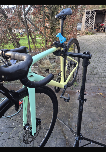 Použité Specialized Tarmac Shimano 105 2021 Road & Gravel — obrázek 3 z 7