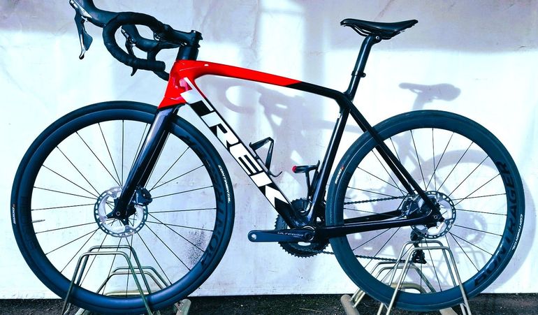 Used Trek Émonda SL 6 Disc 2022 2022 Road & Gravel, Red — image 1 of 6