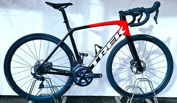 Used Trek Émonda SL 6 Disc 2022 2022 Road & Gravel, Red — image 2 of 6