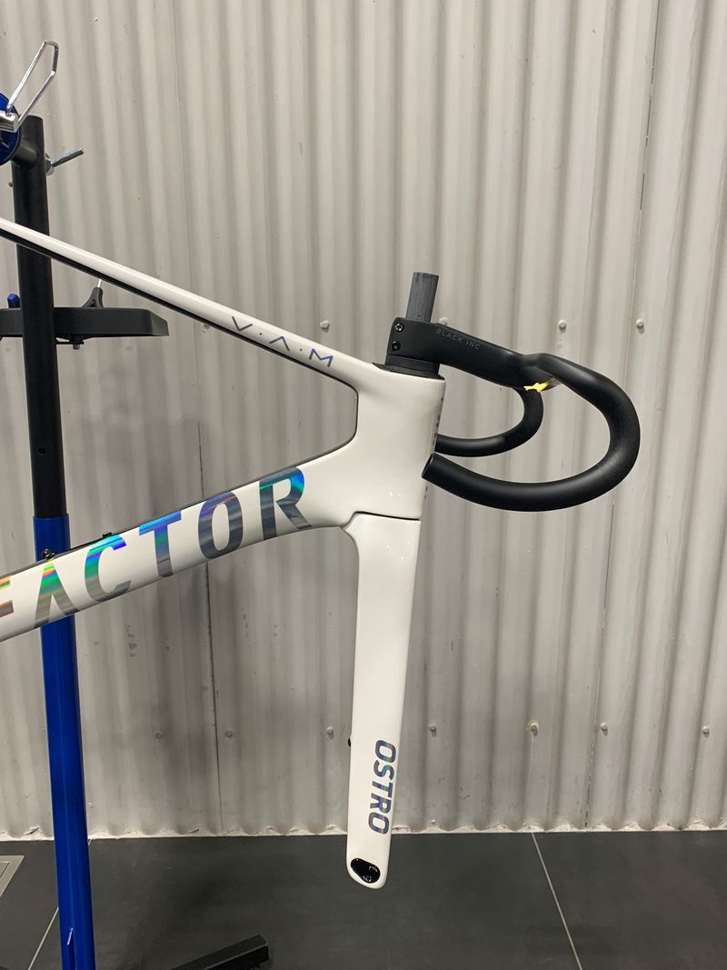 Używany Factor OSTRO VAM 2025 Frameset 2025 Road & Gravel — zdjęcie 4 z 5
