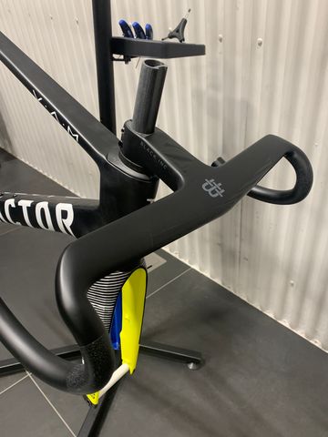 Używany Factor OSTRO VAM 2025 Frameset 2025 Road & Gravel — zdjęcie 3 z 8