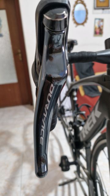 Trek Madone 9.0 2020 Road & Gravel usato, Nero — immagine 5 di 8