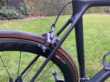 Used Canyon Ultimate CF SL 8 2021 2021 Road & Gravel — image 3 of 11