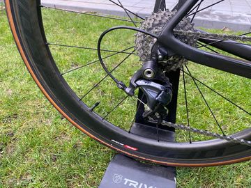 Used Canyon Ultimate CF SL 8 2021 2021 Road & Gravel, Black — image 8 of 11