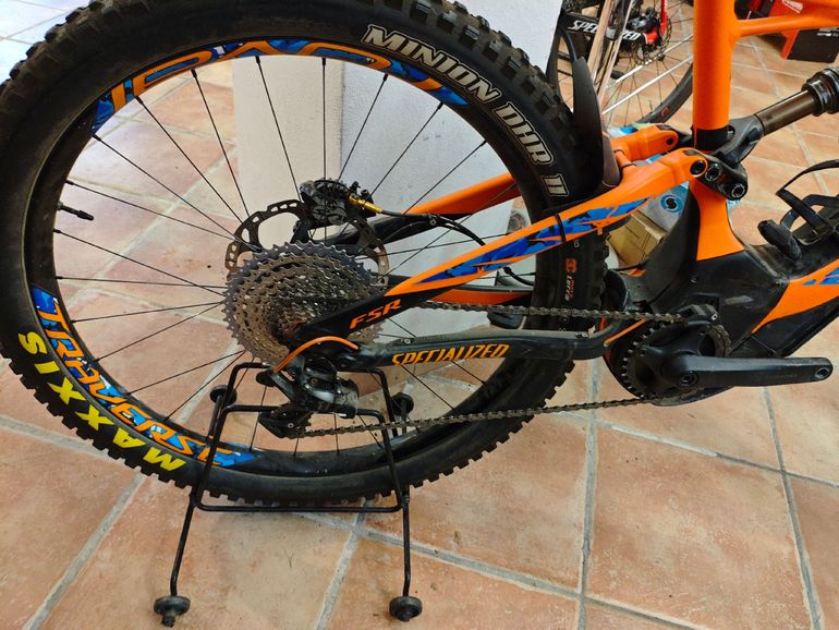 Used Specialized Turbo Levo FSR Expert 6Fattie 2017 2017 Mountainbike — image 3 of 5