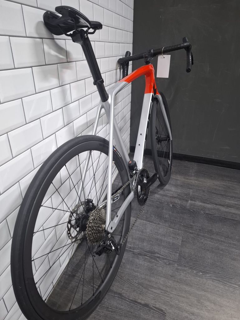 Used Trek Emonda Shimano 105 Di2 2023 Road & Gravel — image 5 of 6