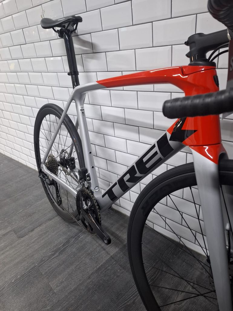 Used Trek Emonda Shimano 105 Di2 2023 Road & Gravel — image 6 of 6
