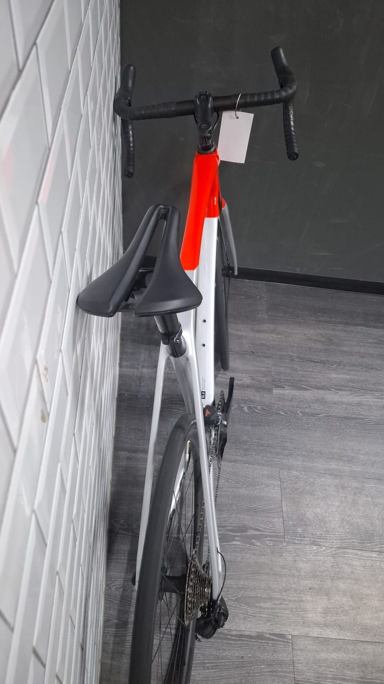 Used Trek Emonda Shimano 105 Di2 2023 Road & Gravel — image 3 of 6