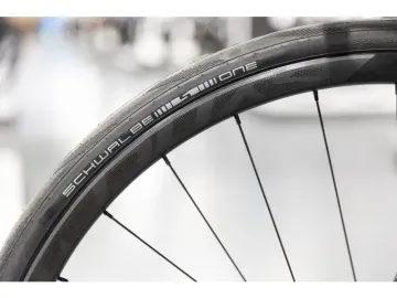 Gebrauchtes Scott Addict RC 40 2024 2024 Road & Gravel, Schwarz — Bild 2 von 9