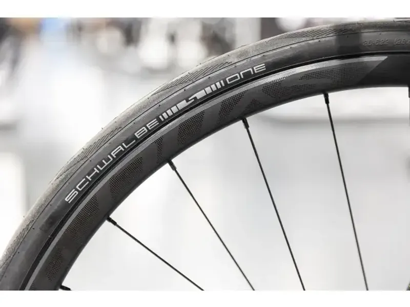 Gebrauchtes Scott Addict RC 40 2024 2024 Road & Gravel, Schwarz — Bild 2 von 9