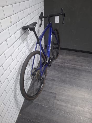 Used Trek Domane SL 6 Gen 4 2024 2024 Road & Gravel, Blue — image 2 of 6