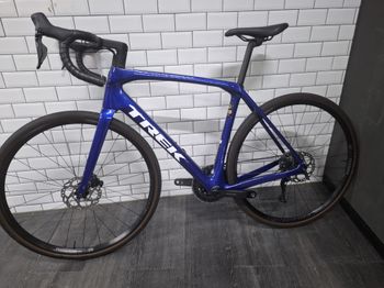 Used Trek Domane SL 6 Gen 4 2024 2024 Road & Gravel, Blue — image 4 of 6