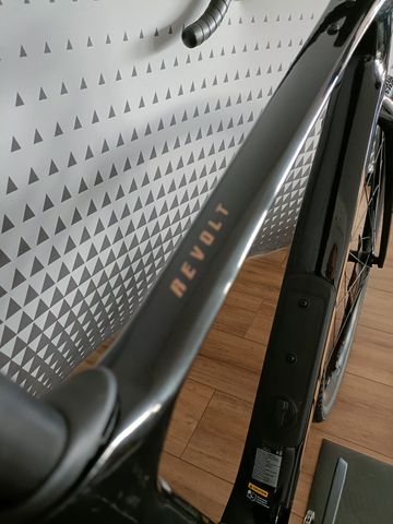 Tweedehands Giant Revolt Advanced 3 2025 2025 Road & Gravel — afbeelding 6 van 9
