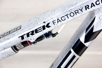 Used Trek Trek Supercaliber SLR 9.9 Gen 2 2024 Mountainbike — image 9 of 20