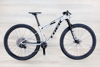 Used Trek Trek Supercaliber SLR 9.9 Gen 2 2024 Mountainbike — image 1 of 20