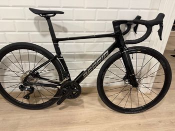 Berria, BELADOR Shimano 105 Di2