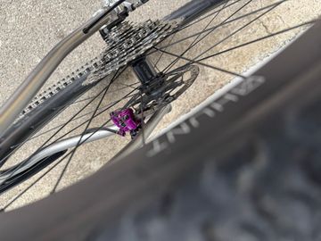 Brugt Revel WHY Cycles R+ Titanium 2022 Road & Gravel — billede 6 af 6