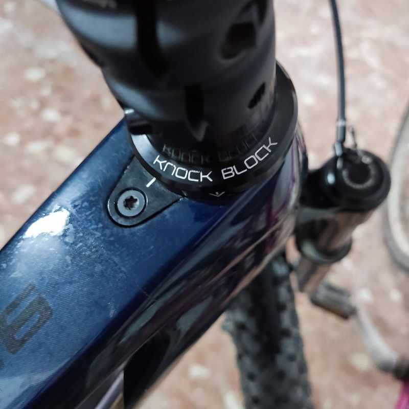 Used Trek Procaliber 9.6 2023 2023 Mountainbike, Blue, 29 — image 9 of 12