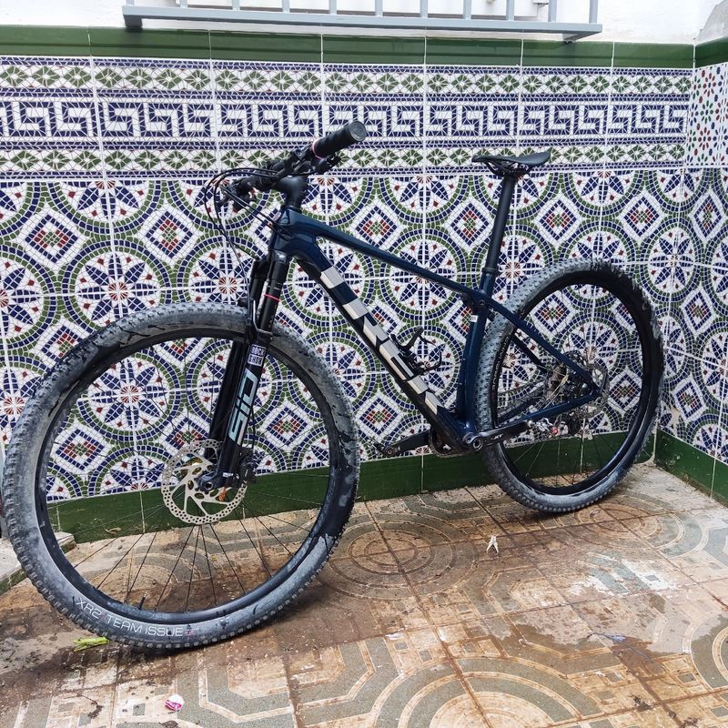 Used Trek Procaliber 9.6 2023 2023 Mountainbike, Blue, 29 — image 2 of 12