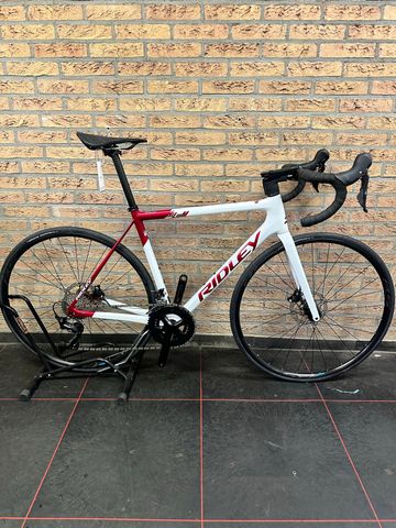 Gebrauchtes Ridley Helium Disc - Shimano 105 2x11sp 2022 2022 Road & Gravel