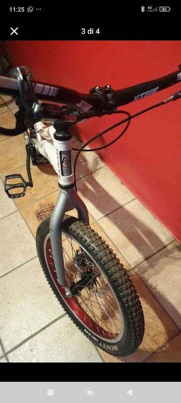 Used Monty 220 Kamel 2019 Mountainbike, White — image 2 of 4