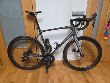 Scott Addict 10 disc 2020 2020 Road & Gravel usato