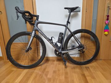 Używany Scott Addict 10 disc 2020 2020 Road & Gravel — zdjęcie 2 z 16