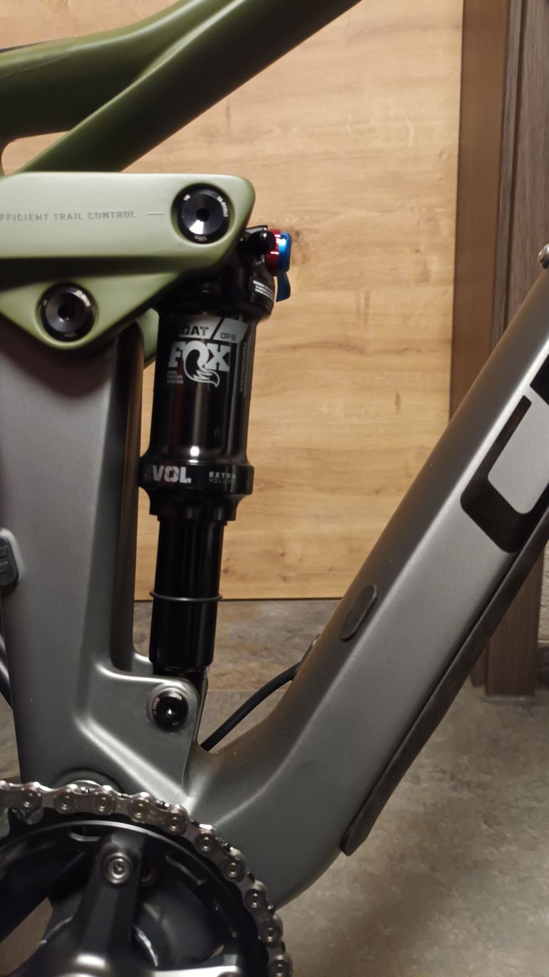 Used CUBE Stereo Shimano Deore 2023 Mountainbike, Green — image 4 of 9