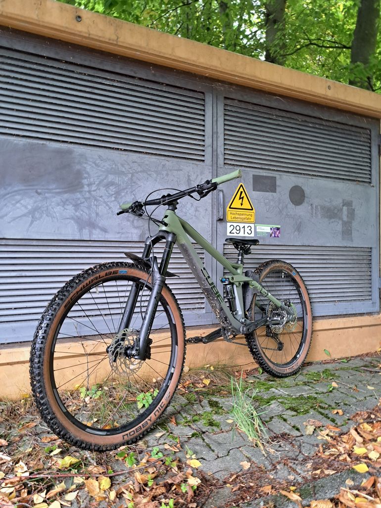 Used CUBE Stereo Shimano Deore 2023 Mountainbike, Green — image 1 of 9