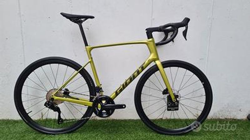 Used Giant Defy Advanced 1 Shimano 105 Di2 12v Hydraulic Disc Brakes 2026 Road & Gravel