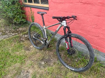 Used Merida Pro Edition 2018 Mountainbike, Light Gray — image 3 of 5