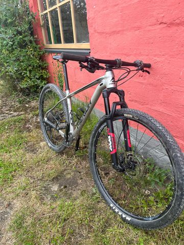 Used Merida Pro Edition 2018 Mountainbike, Light Gray — image 1 of 5