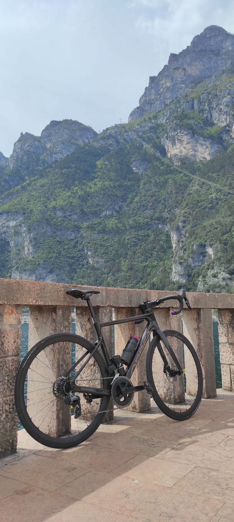 Used Orbea Orca SRAM Rival eTap AXS 2022 Road & Gravel, Schwarz — image 1 of 5